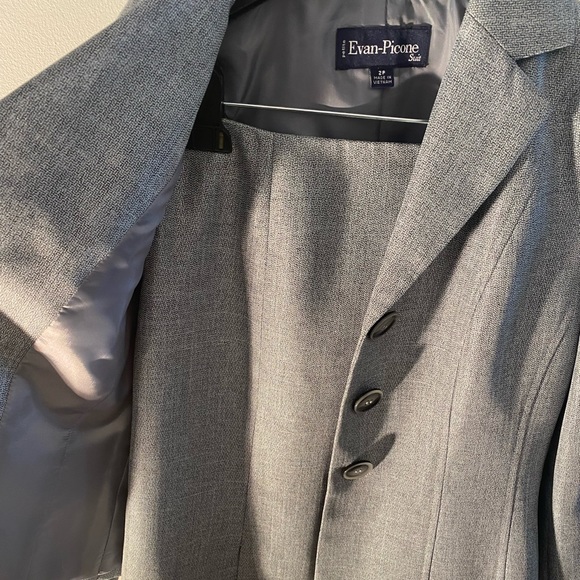 Evan Picone Suit with skirt - Picture 4 of 6